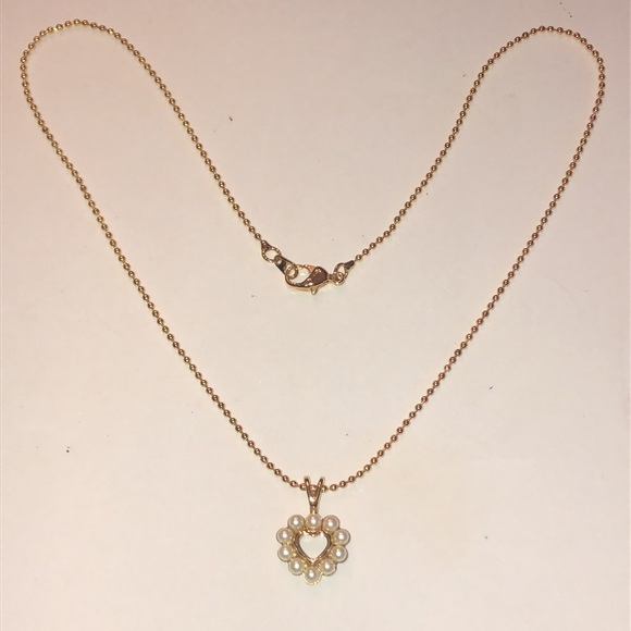 Vintage Gold Tone Faux Pearl Dainty Heart Necklace - Picture 2 of 4